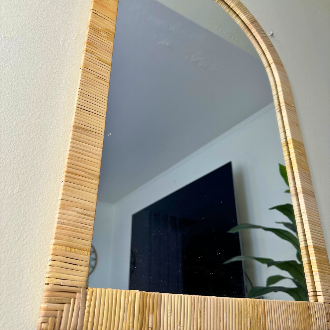 Espejo Decorativo en Madera Arqueado - 75 x 49 cm