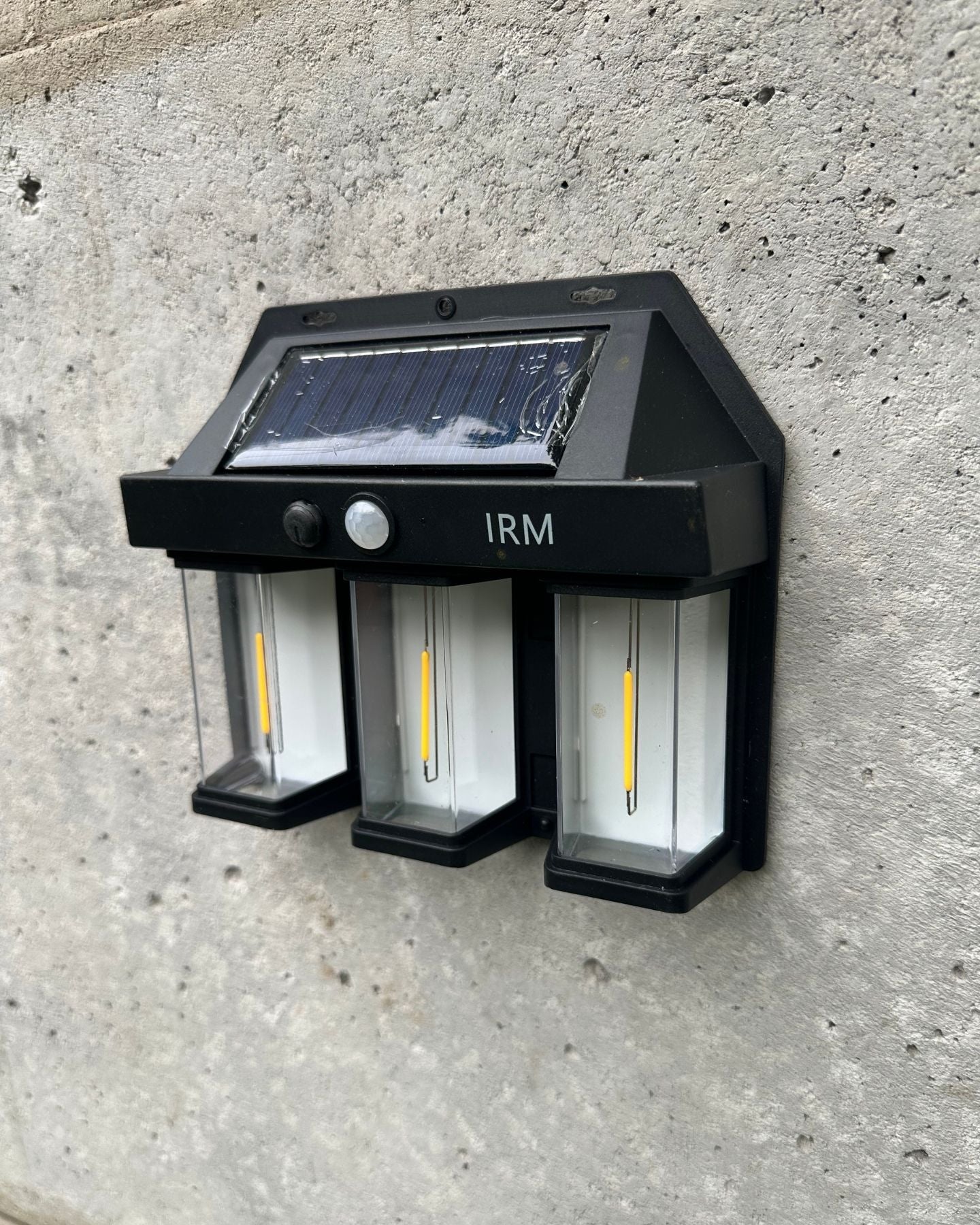 Aplique Solar Aura – Sensor / 3 Modos de Luz / Luz Cálida / IP65 - Iluminación - Disponible en Dreamy Home!