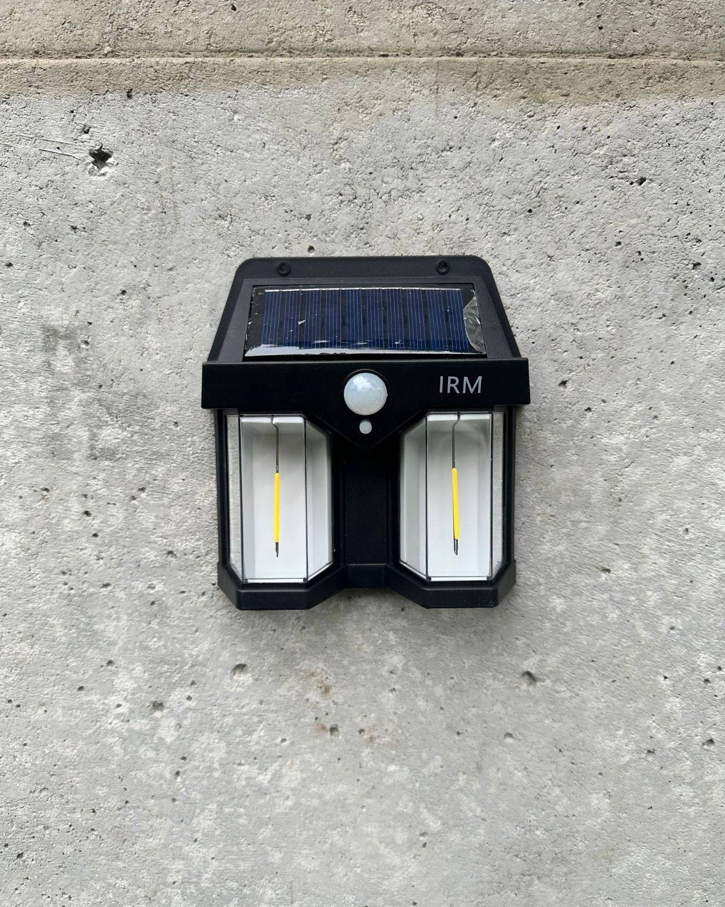 Aplique Solar Aura – Sensor / 3 Modos de Luz / Luz Cálida / IP65 - Iluminación - Disponible en Dreamy Home!