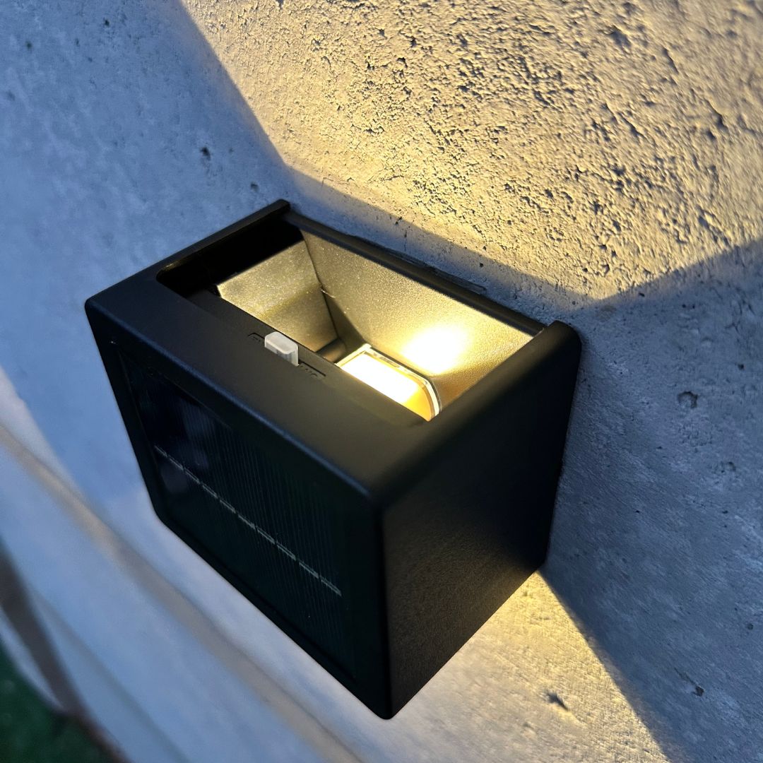 Apliqué Cuadrado Solar - Haz de Luz Ajustable / Luz Cálida y Fría / IP65 - Iluminación - Disponible en Dreamy Home!