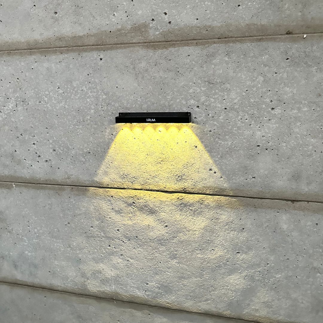 Apliqué de Escalera Premium Solar - Luz Cálida / IP65 - Disponible en Dreamy Home!
