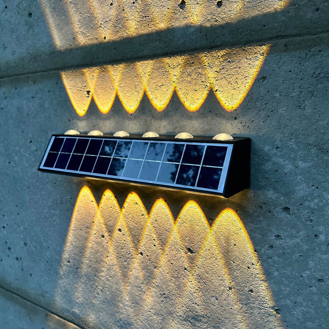 Lámpara Deluxe Solar - Luz Cálida / 12 LEDS / IP65 - Disponible en Dreamy Home!