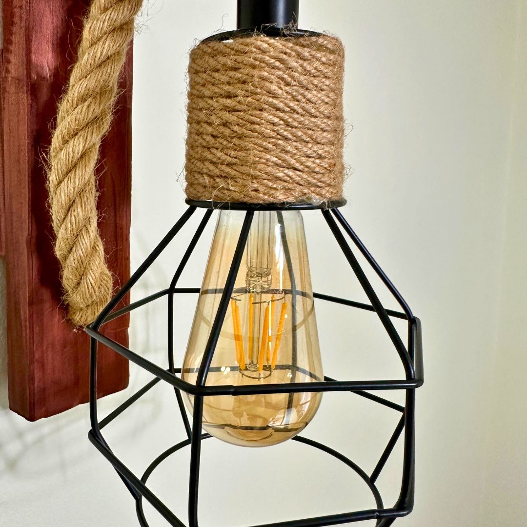 Apliqué Frideko - Madera y Metal / Incluye Ampolleta - Disponible en Dreamy Home!