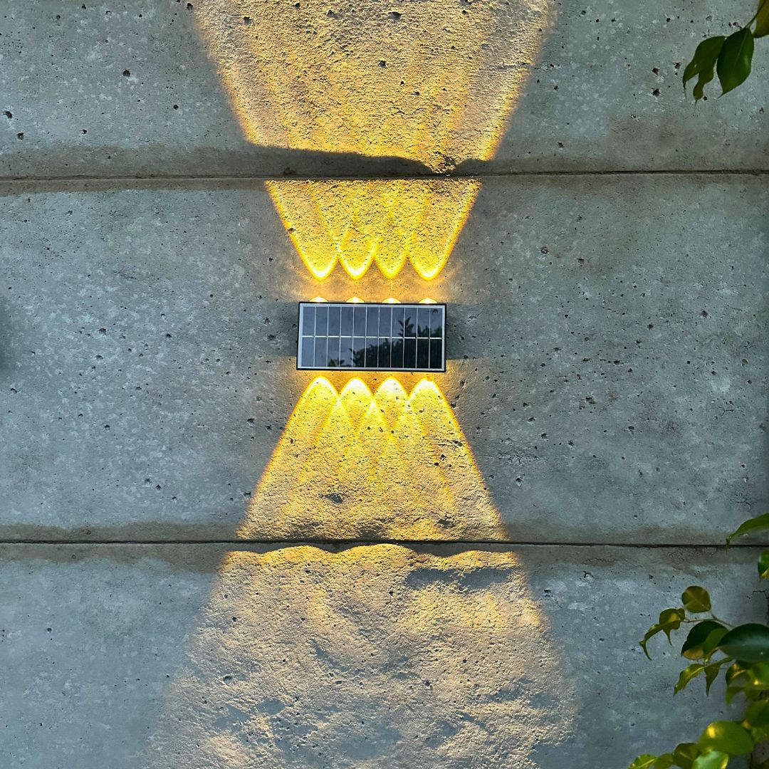 Apliqué Bidireccional Moderno Solar - Luz Cálida / IP65 - Iluminación - Disponible en Dreamy Home!