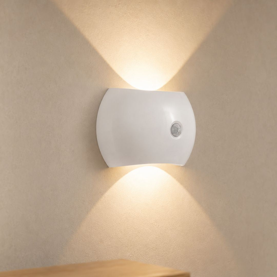Aplique Mural Recargable Up & Down - Sensor de Movimiento / Luz Cálida - Luces nocturnas e iluminación ambiente - Disponible en Dreamy Home!