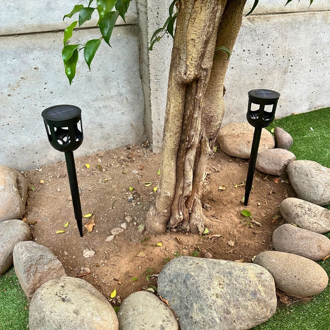 Set de 2 Estacas Proyección Solar - Luz Cálida / IP65 - Disponible en Dreamy Home!