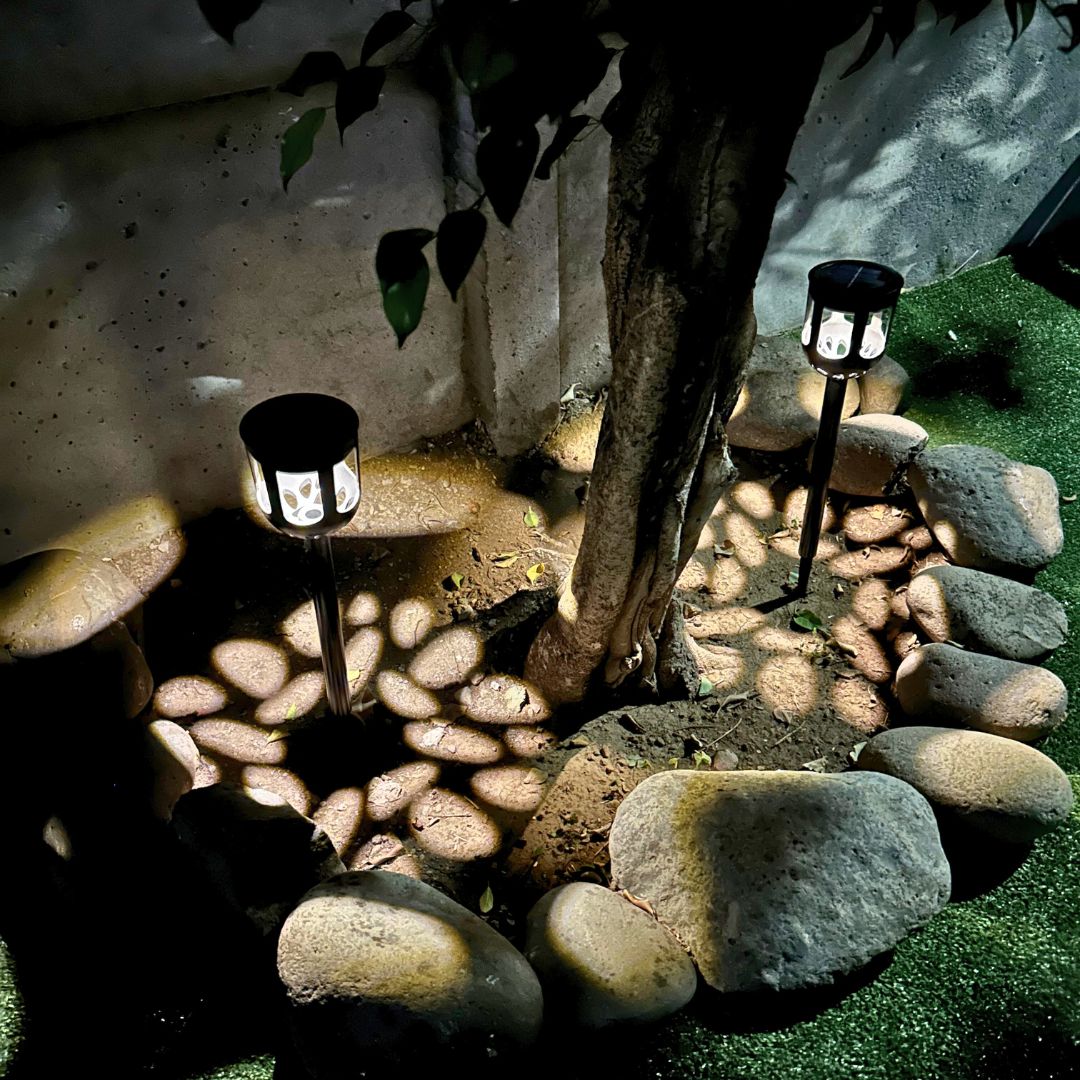 Set de 2 Estacas Proyección Solar - Luz Cálida / IP65 - Disponible en Dreamy Home!