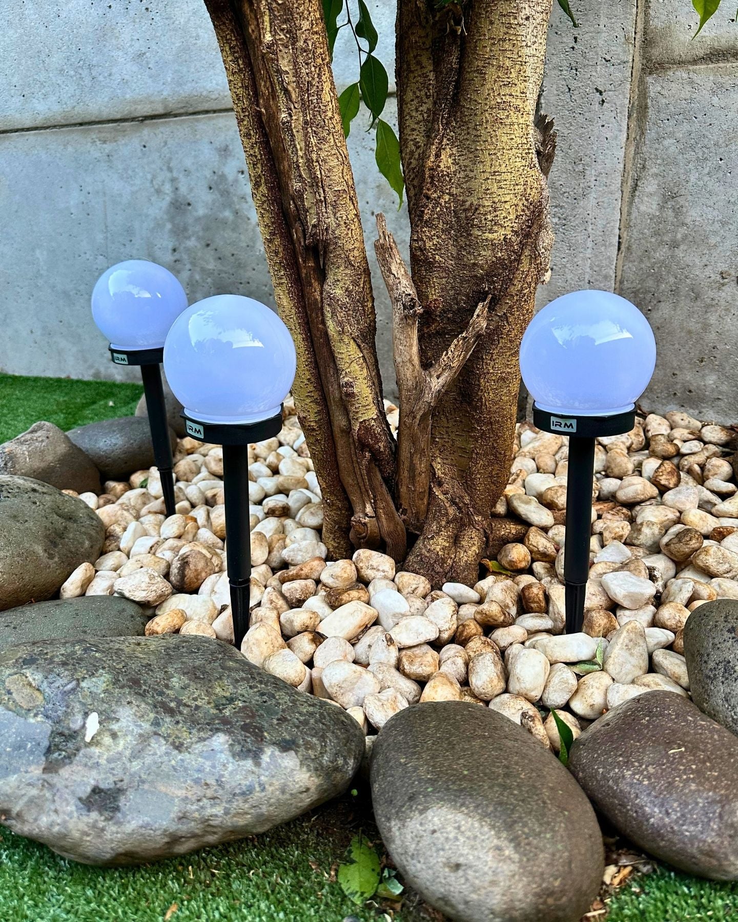 Set de 3 Estacas Esferas Solar - Luz cálida / IP65 - Disponible en Dreamy Home!