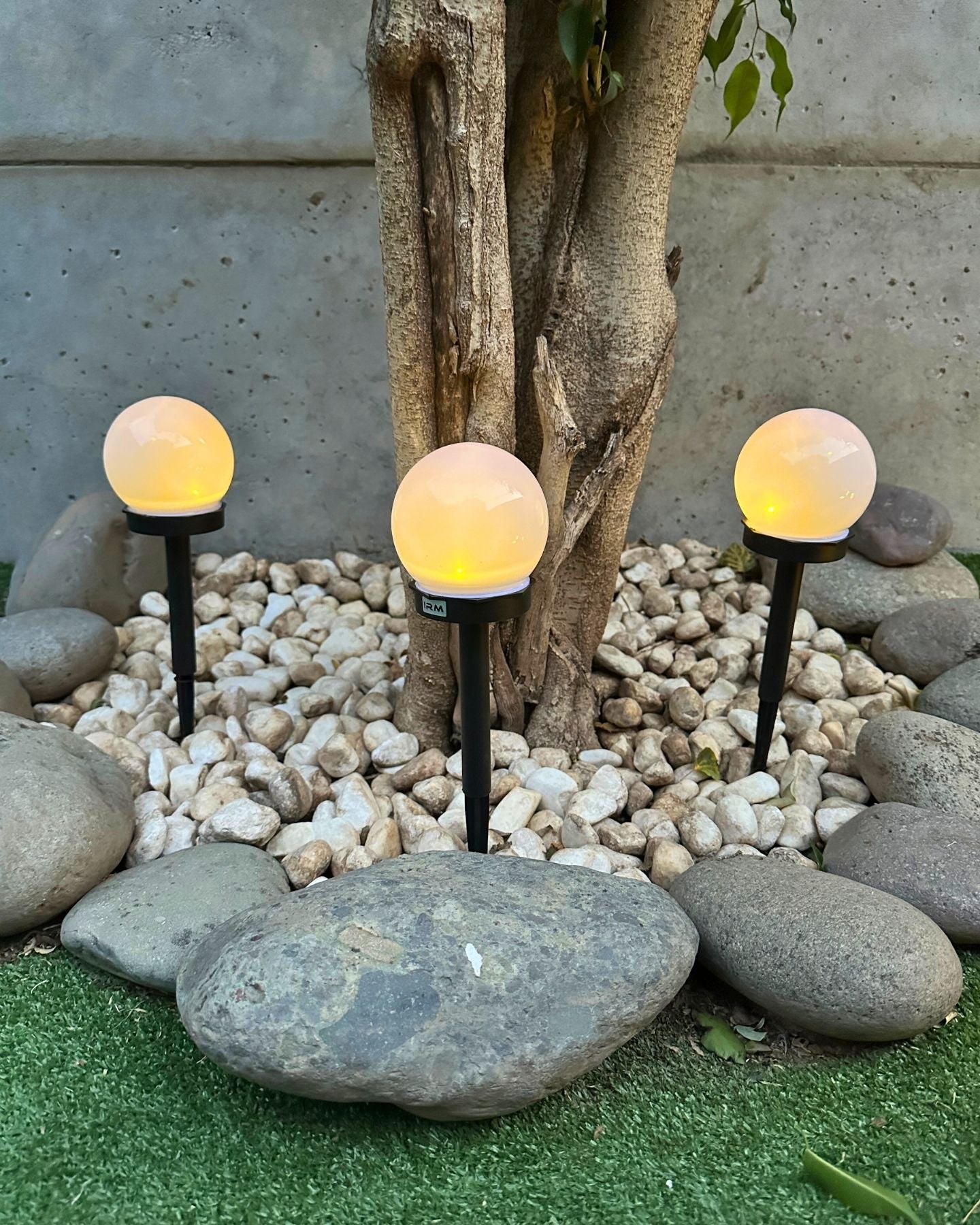 Set de 3 Estacas Esferas Solar - Luz cálida / IP65 - Disponible en Dreamy Home!