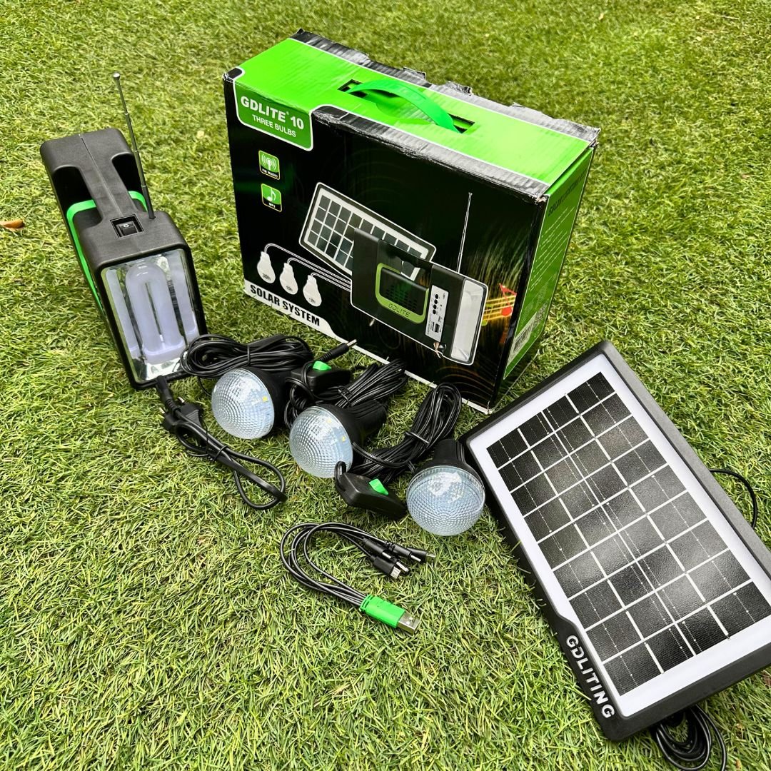 Estación Solar Portátil - 3 Luces / FM / Bluetooth / USB - Luces nocturnas e iluminación ambiente - Disponible en Dreamy Home!