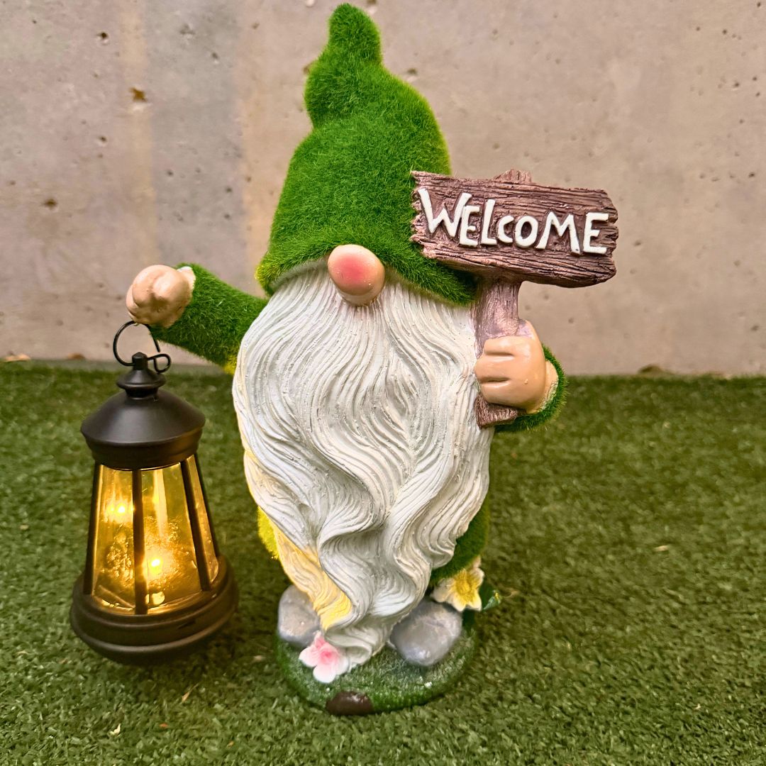 Estatua Duende Solar Welcome - Resina / Luz Cálida / IP65 - Disponible en Dreamy Home!