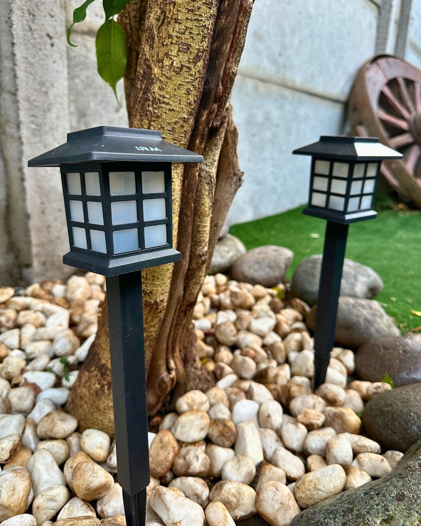 Set de 2 Faroles Cuadrado Solar - Luz Cálida / IP65 - Disponible en Dreamy Home!