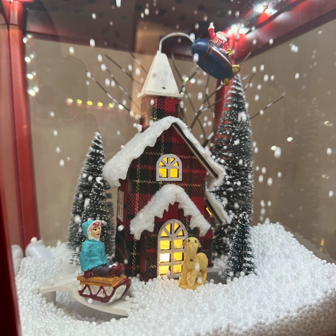 Farol Navideño Diseños - Sonido/Nieve/Movimiento Enchufe - Disponible en Dreamy Home!