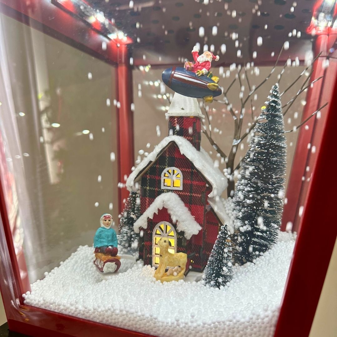 Farol Navideño Diseños - Sonido/Nieve/Movimiento Enchufe - Disponible en Dreamy Home!