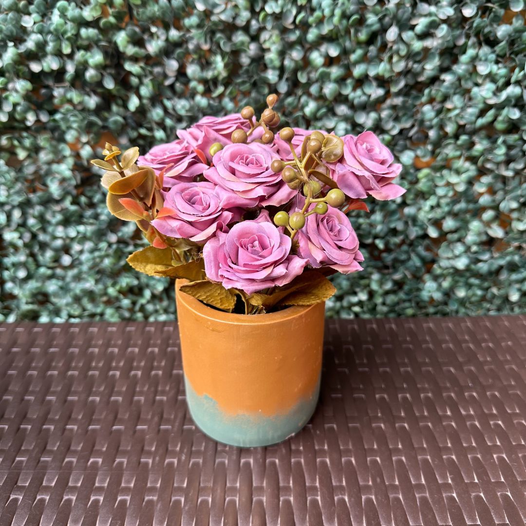 Rosa de Té Artificial - Macetero Cerámico / Rosa o Blanco - Disponible en Dreamy Home!