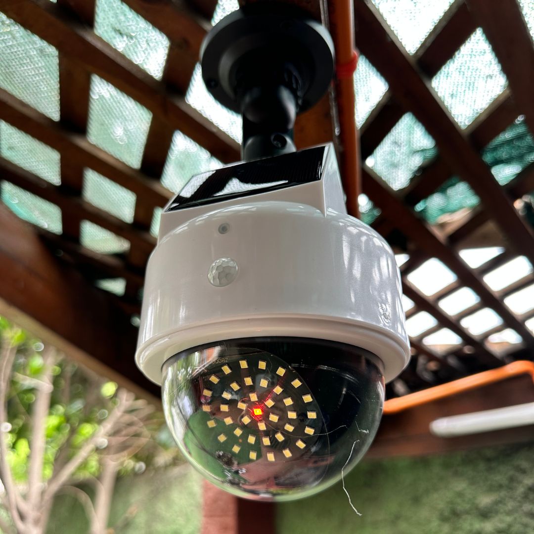 Foco Cámara de Vigilancia 360° Solar - Luz Fría / IP65 - Disponible en Dreamy Home!