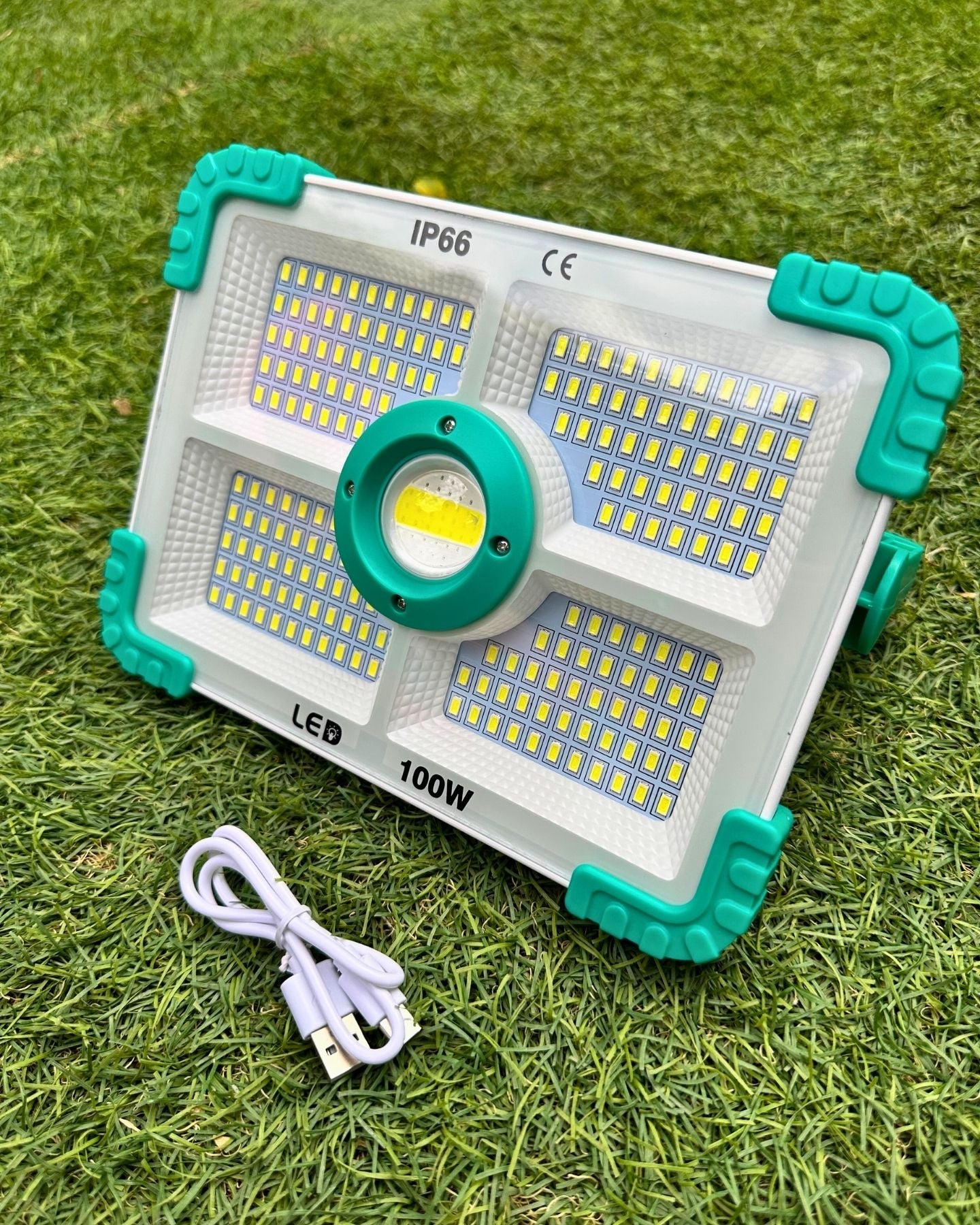 Foco LED Lumen Pro 100W – Luz Fría / Solar USB / Portátil / IP66 - Disponible en Dreamy Home!