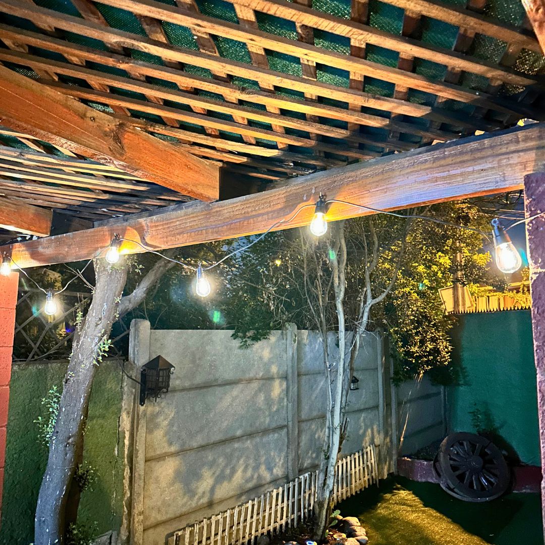 Guirnalda 10 Ampolletas Solar - 8 m / USB / Control Remoto / Indicador - Disponible en Dreamy Home!