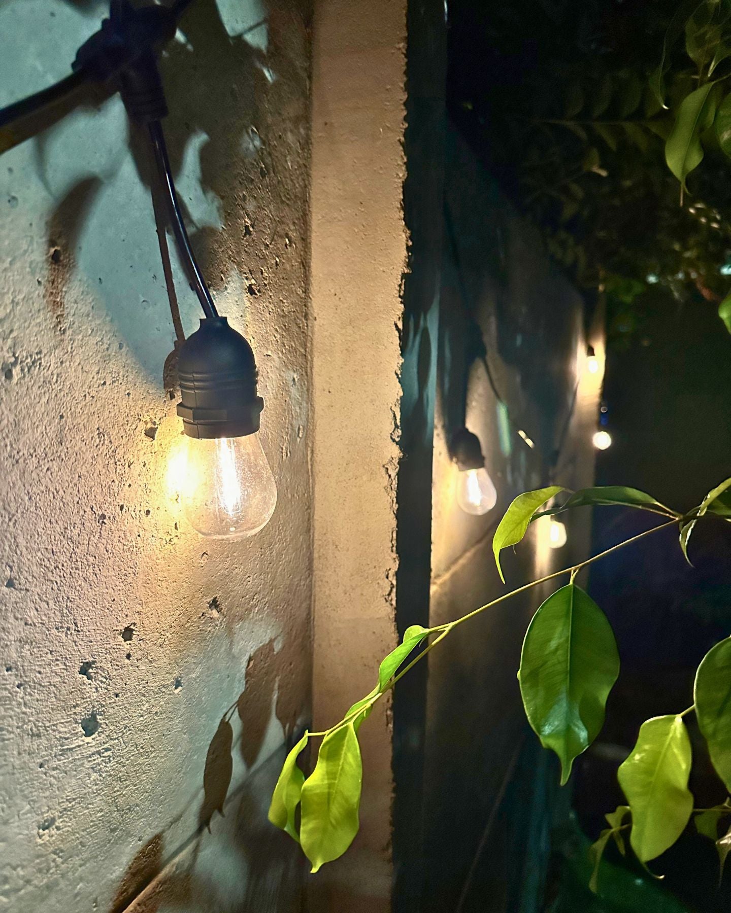 Guirnalda de Ampolletas Solar Hibrido - 10 Metros 10 Ampolletas Luz Cálida IP65 - Disponible en Dreamy Home!
