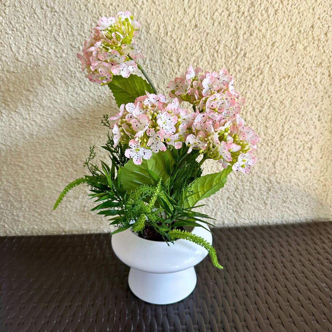 Hortensias Artificiales Rosadas - Macetero Cerámica Blanco / 30 cm - Disponible en Dreamy Home!