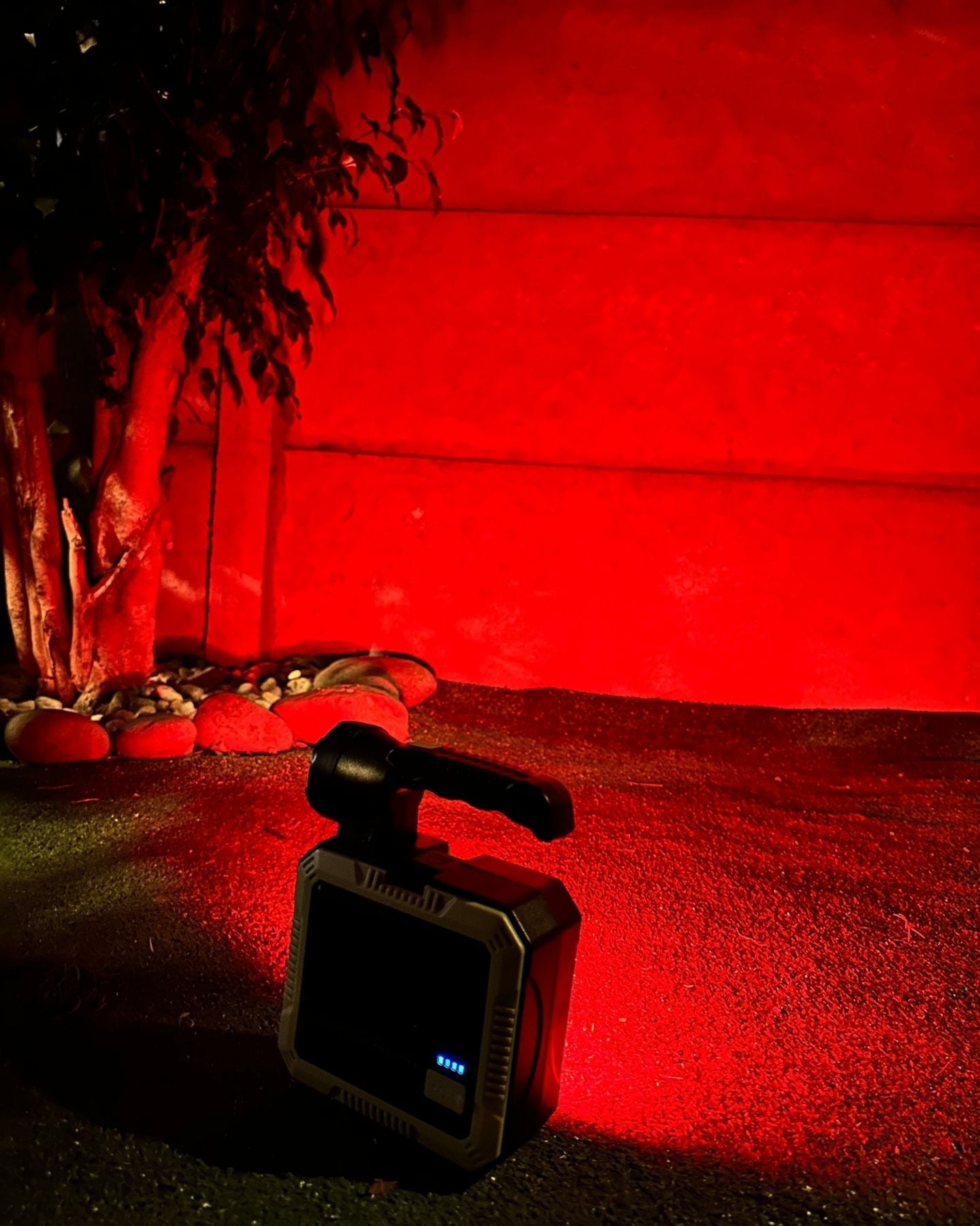 Lámpara Multifunción KitMaster - Linterna / Foco / USB o Solar / Herramientas - Luces nocturnas e iluminación ambiente - Disponible en Dreamy Home!