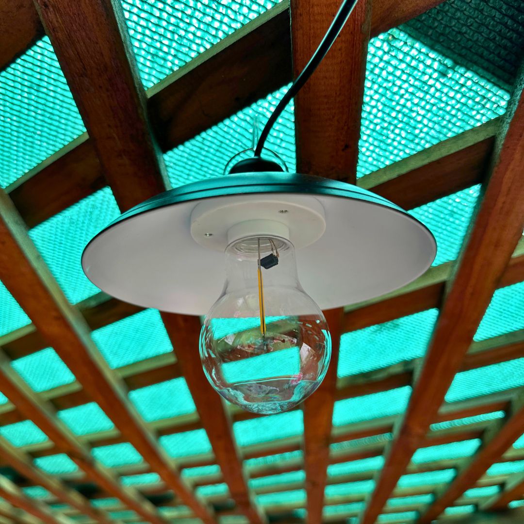 Lámpara Soquete Solar Doble - Luz Cálida / Control Remoto / Cable 3 m - Disponible en Dreamy Home!