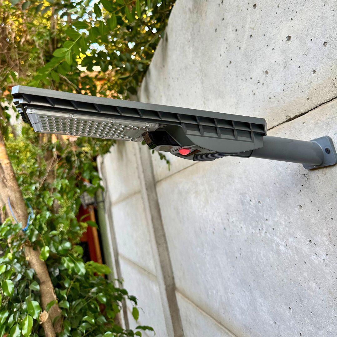 Paleta Compacta Pro Solar - 300W / Luz Fría / IP65 - Disponible en Dreamy Home!