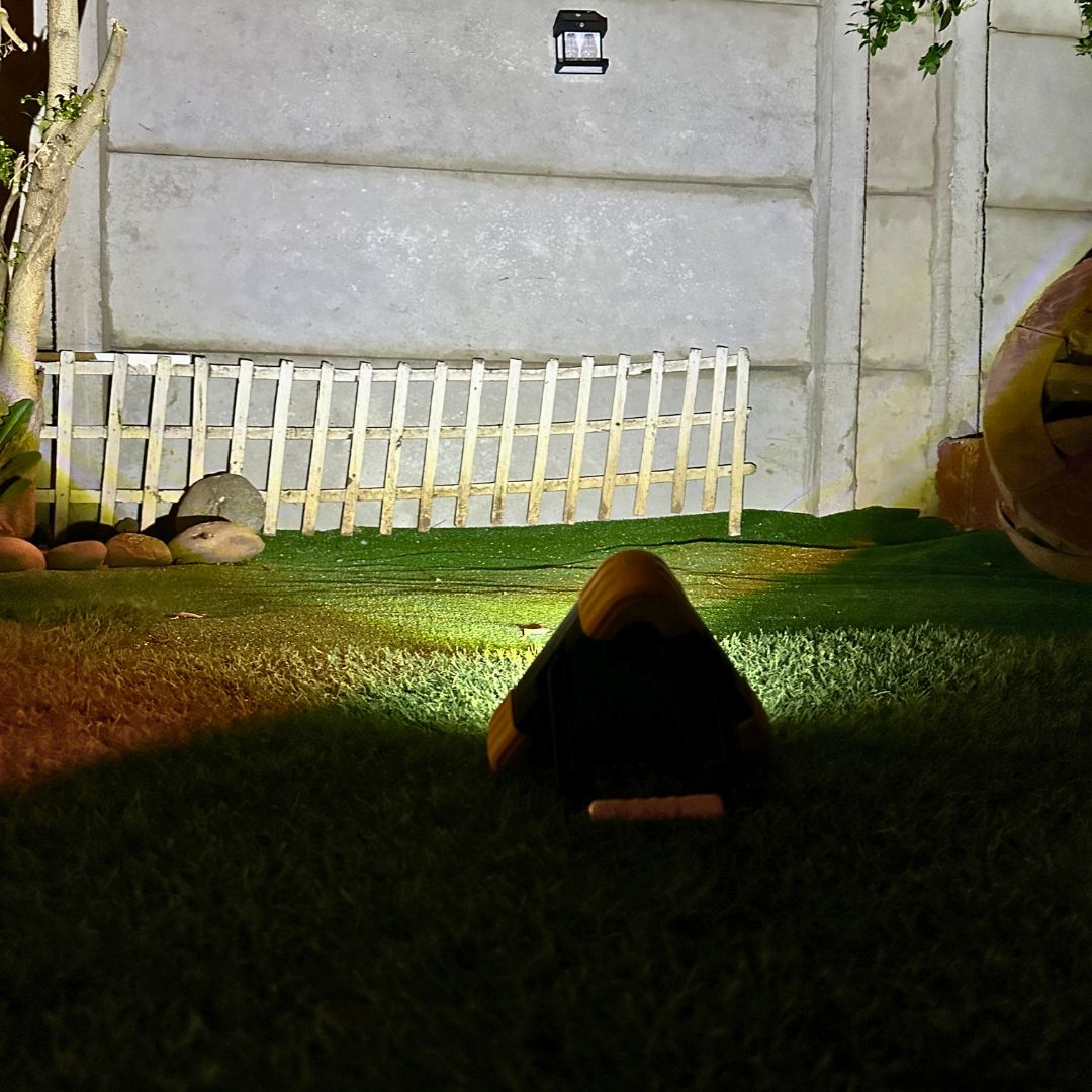 Triángulo LED Emergencia Solar - Luz Roja / Luz Blanca / USB - Luces nocturnas e iluminación ambiente - Disponible en Dreamy Home!