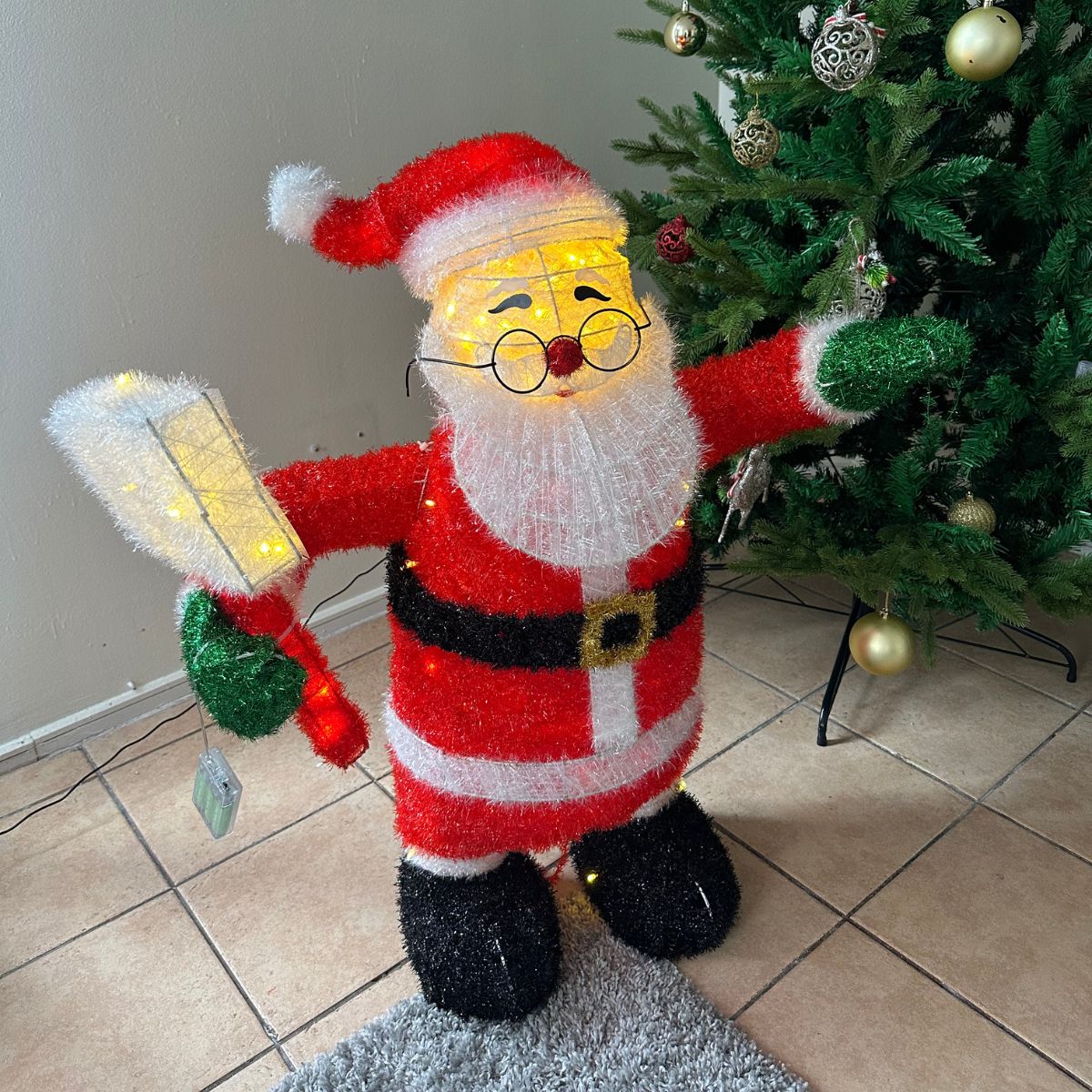 Viejo Pascuero Merry Christmas - Luz Cálida/ Pilas - Disponible en Dreamy Home!