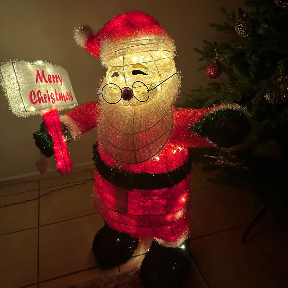 Viejo Pascuero Merry Christmas- Luz Cálida/ Pilas