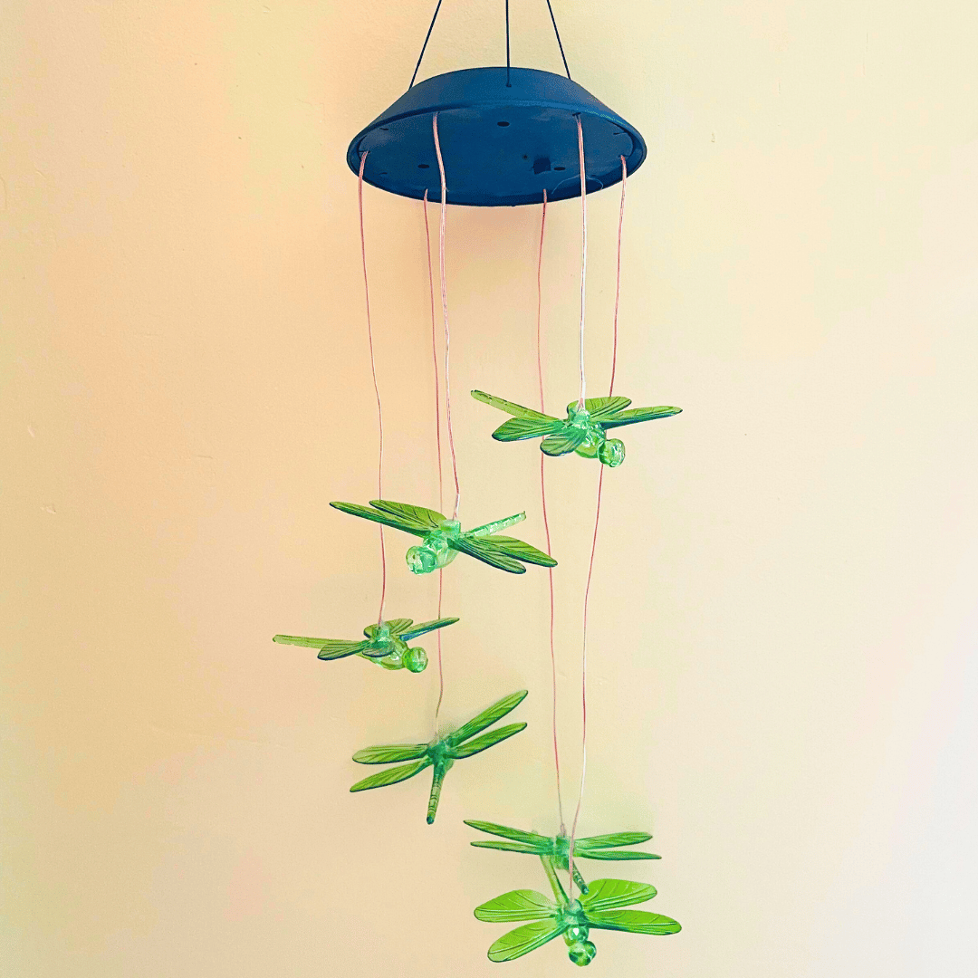 Colgante Libélula Solar - Luz Multicolor / IP44 - Disponible en Dreamy Home!