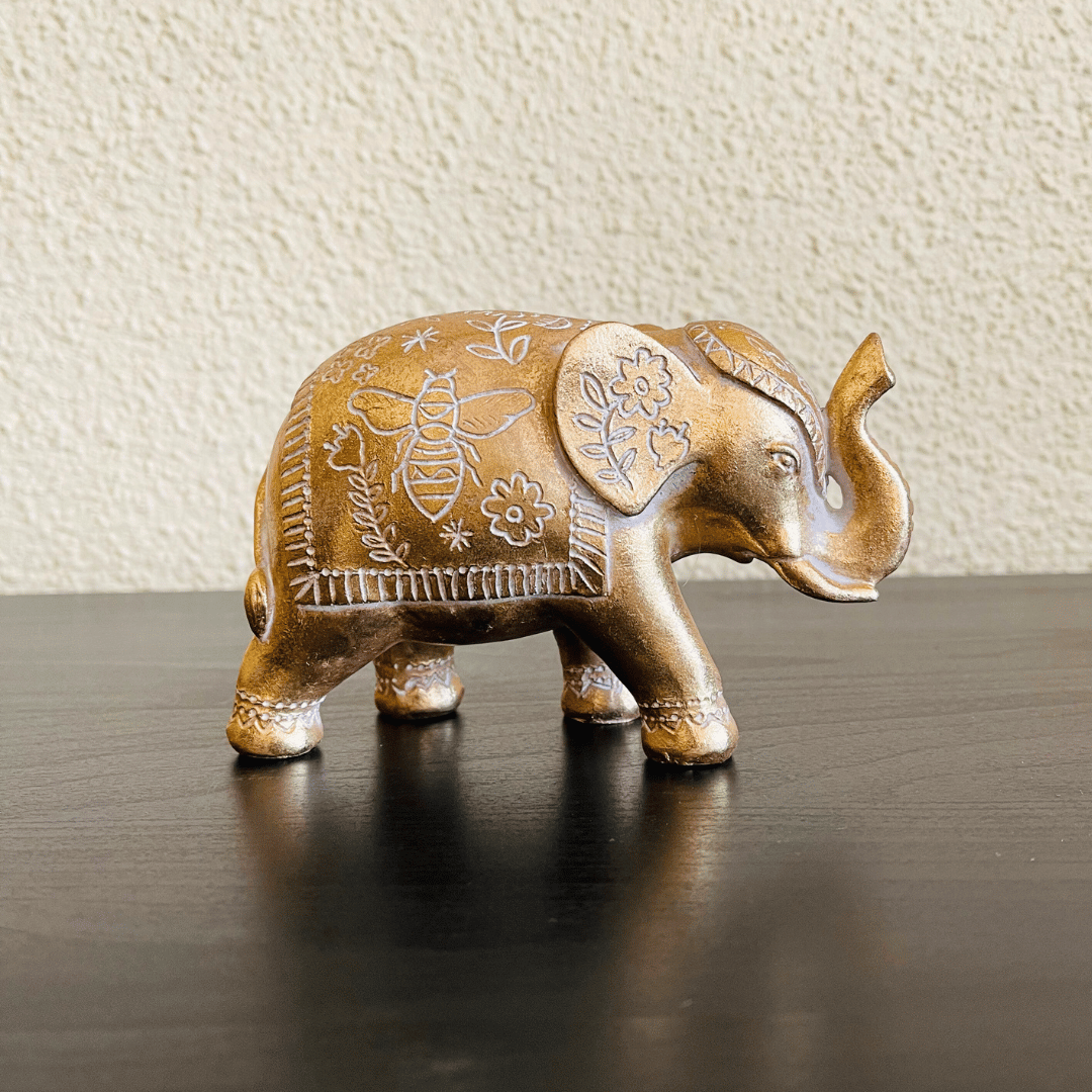 Elefante Mandala Chiang Rai - Dorado / Grabado Floral / 15 x 10 x 6 cm - Disponible en Dreamy Home!