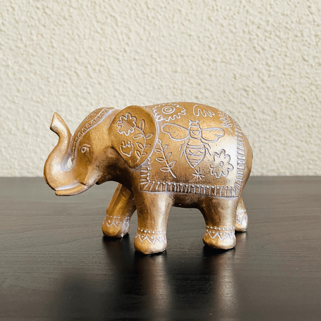 Elefante Mandala Chiang Rai - Dorado / Grabado Floral / 15 x 10 x 6 cm - Disponible en Dreamy Home!