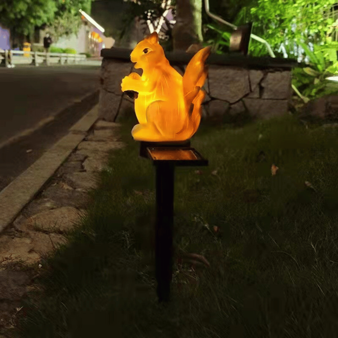 Estaca de Ardilla Solar - Luz Cálida / IP65 - Disponible en Dreamy Home!