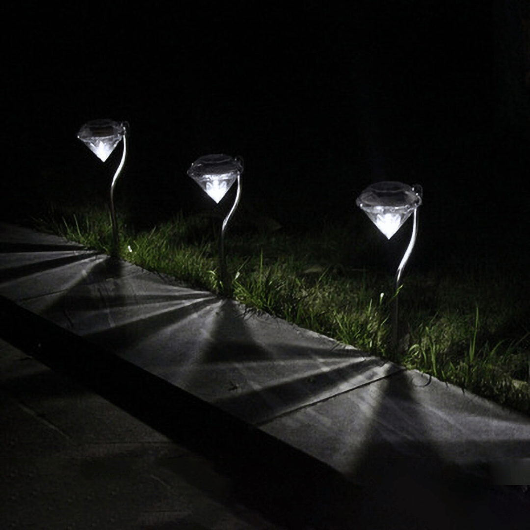 Set de 4 Estacas Cristales Solar - Luz Cálida o Fría / IP65 - Disponible en Dreamy Home!