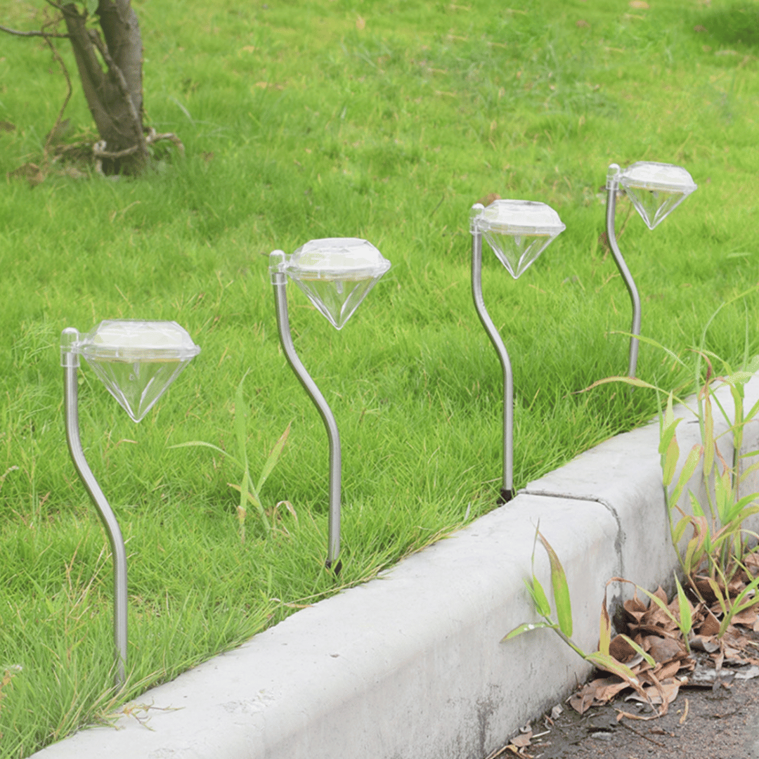 Set de 4 Estacas Cristales Solar - Luz Cálida o Fría / IP65 - Disponible en Dreamy Home!