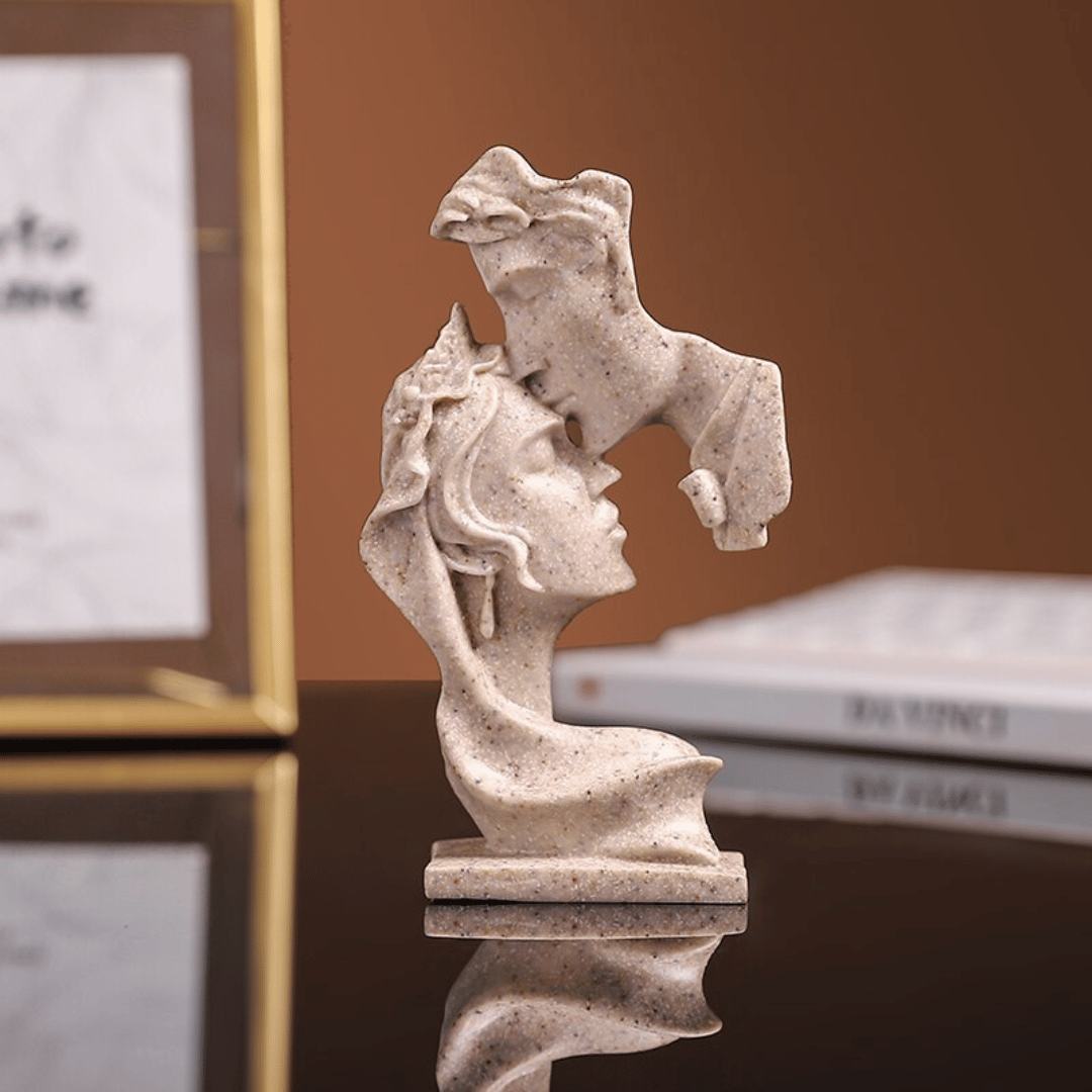 Estatua de Amantes - 15 x 26 x 7 cm - Disponible en Dreamy Home!