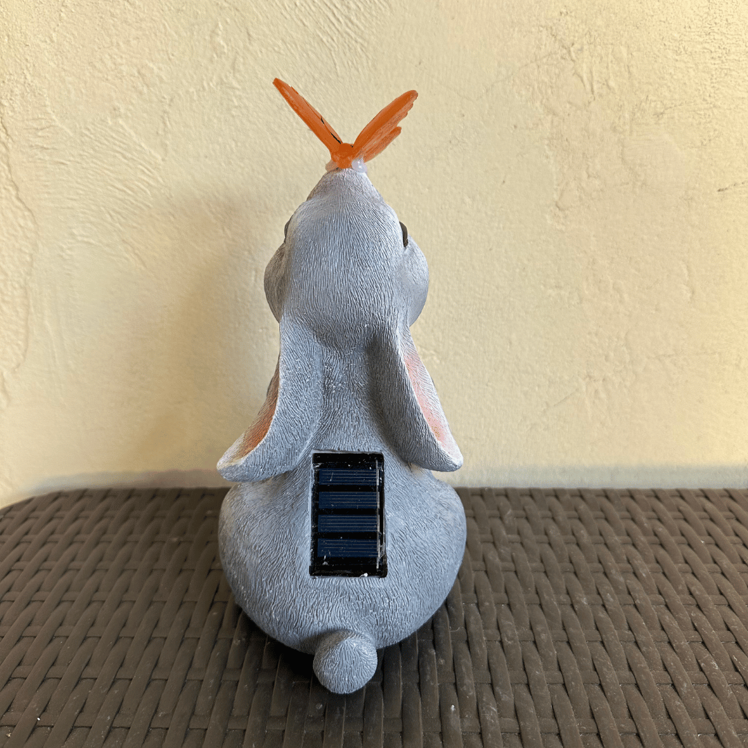 Estatua de Conejo Solar - Resina / Luz Cálida / IP65 - Disponible en Dreamy Home!
