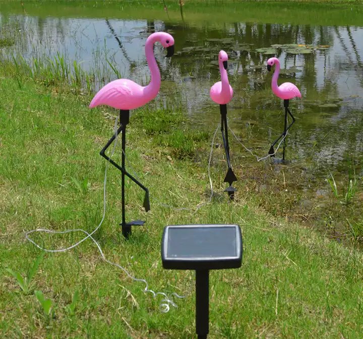 Set de 3 Flamencos Solares - Luz Cálida / IP65 - Disponible en Dreamy Home!