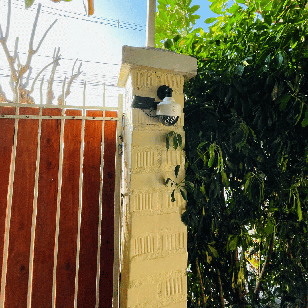 Foco Cámara de Vigilancia 360° Solar - Luz Fría / IP65 - Disponible en Dreamy Home!