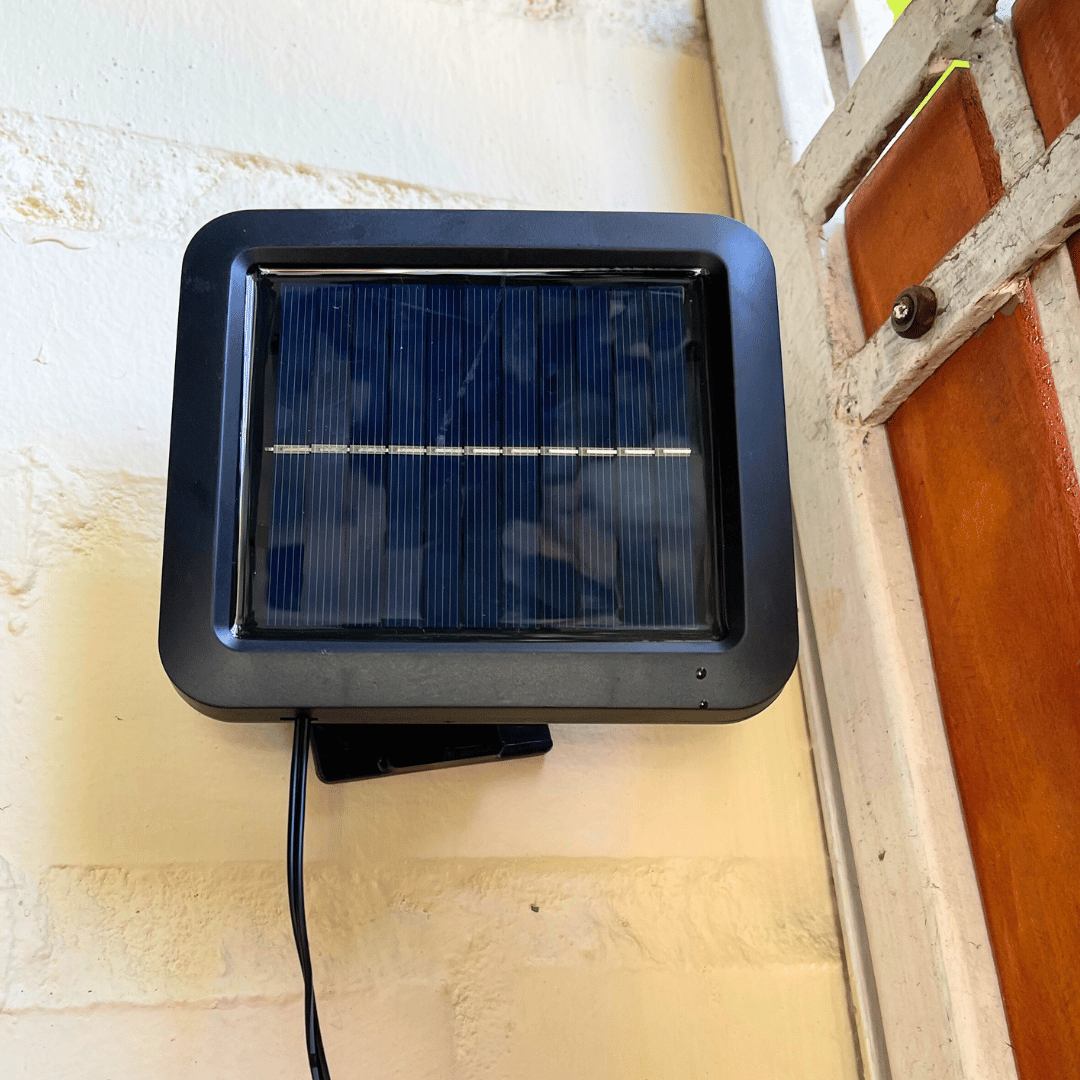 Foco Solar Compacto Solar - 100W / Luz Fría / IP65 - Disponible en Dreamy Home!