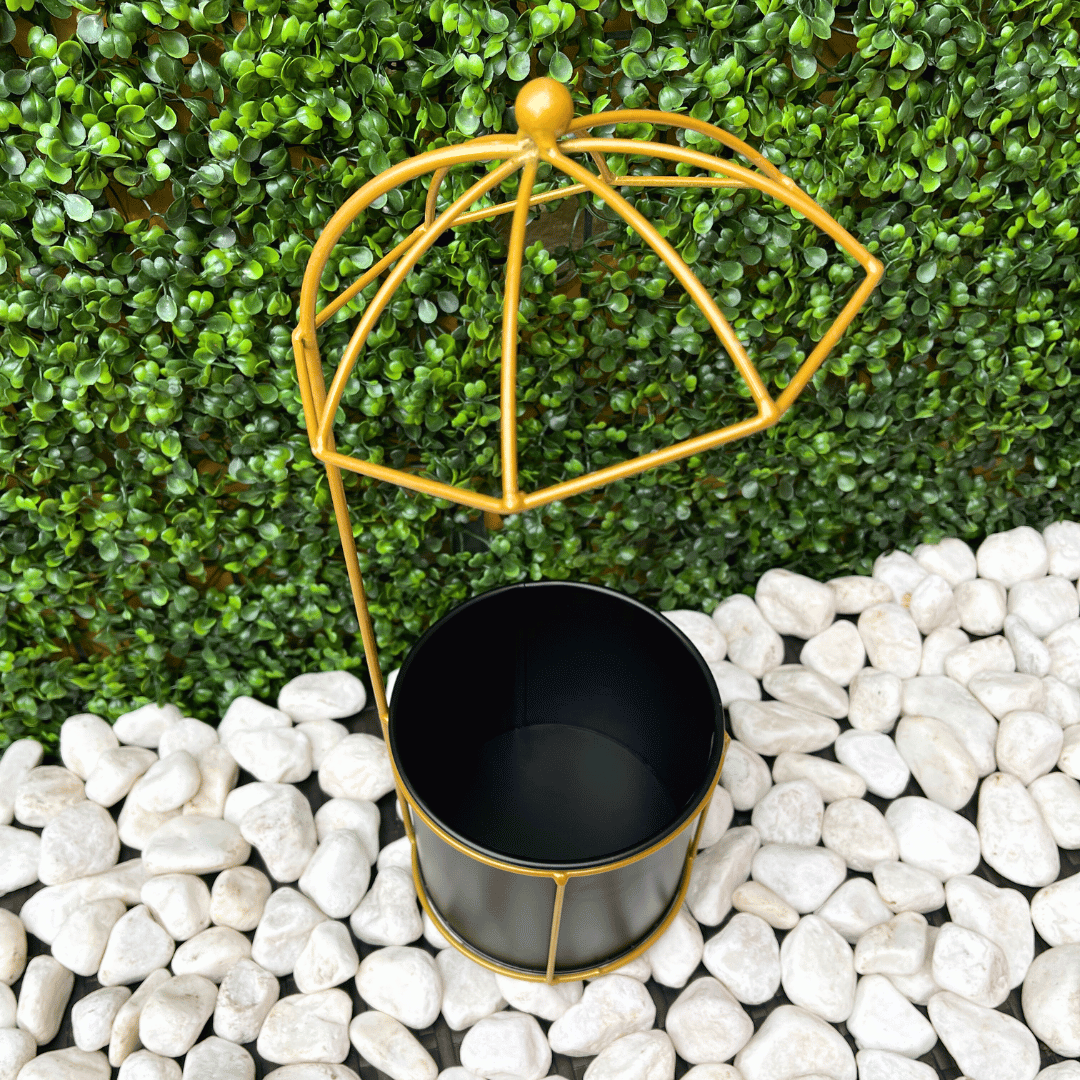 Macetero Umbrella - Estructura Metálica Dorada / Base Negra / 38 cm Alto - Decoración - Disponible en Dreamy Home!