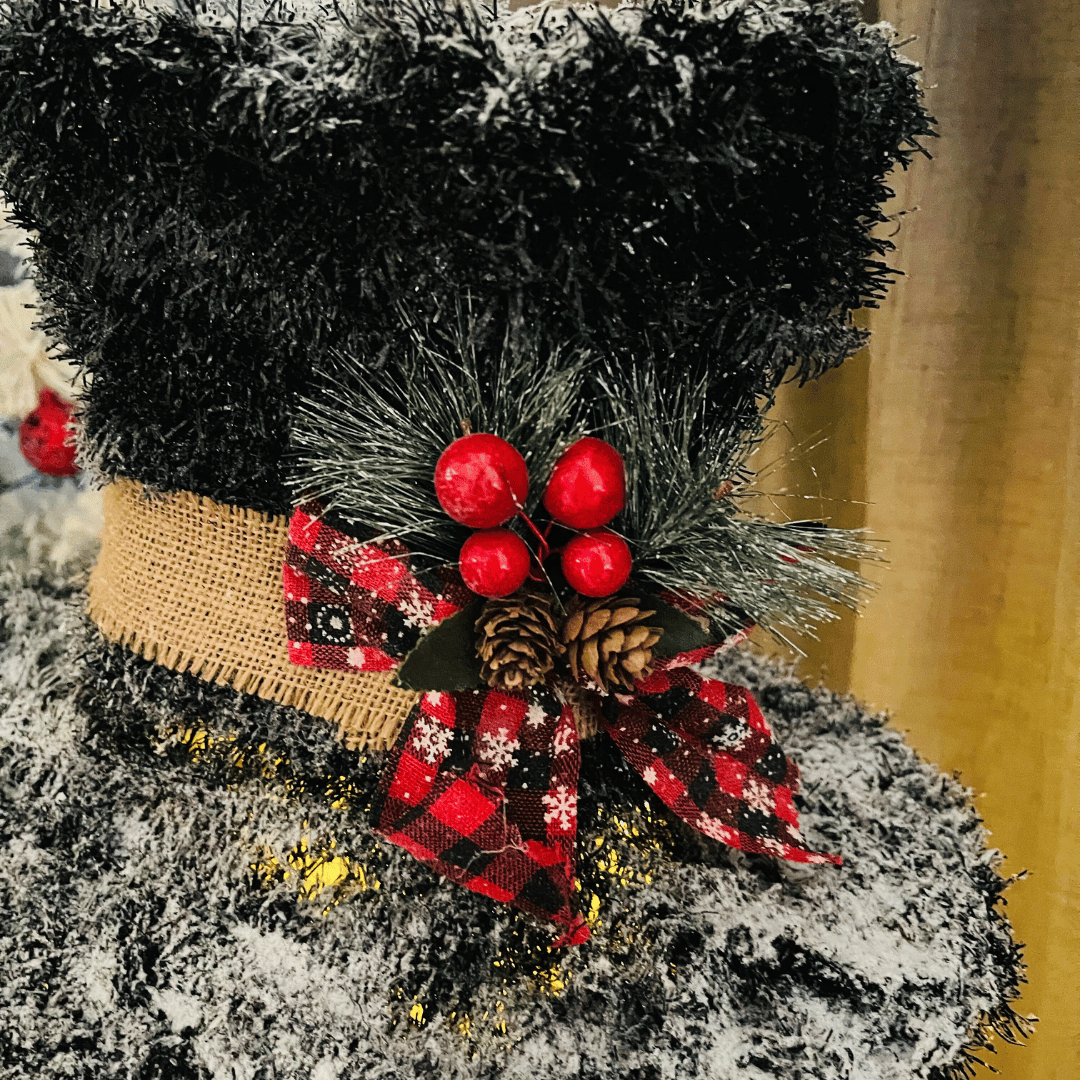 Muñeco Mono de Nieve - Luz Cálida/Enchufe - Disponible en Dreamy Home!