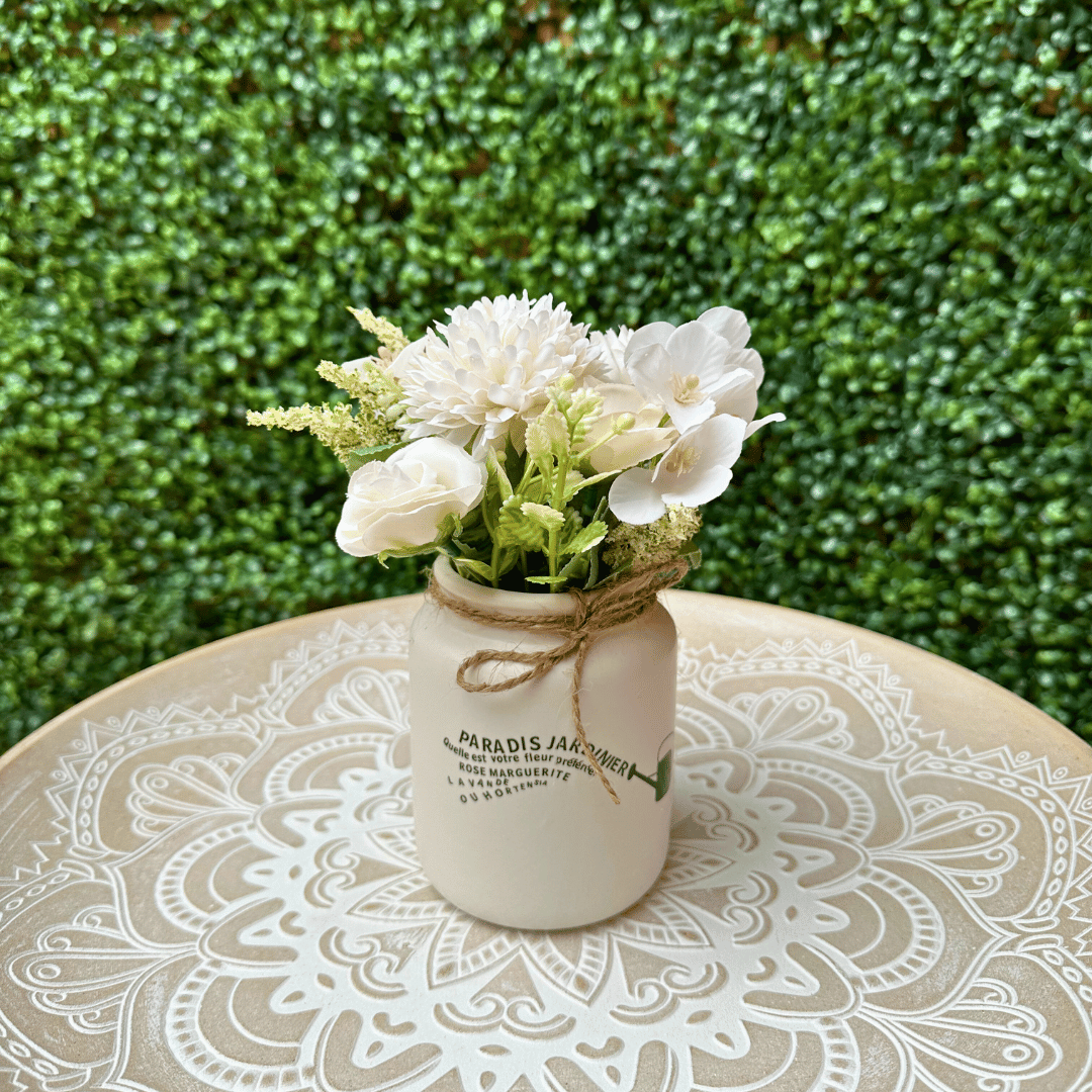 Macetero Paraíso del Jardinero - Cerámica Beige / Flores Mixtas / 19 cm - Disponible en Dreamy Home!