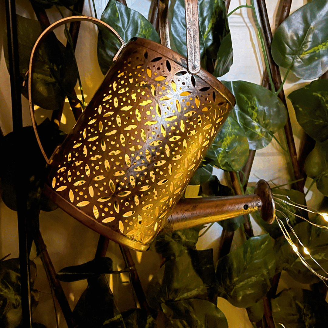 Regadera Solar Mandala - Luz Cálida / Metal / IP65 - Disponible en Dreamy Home!