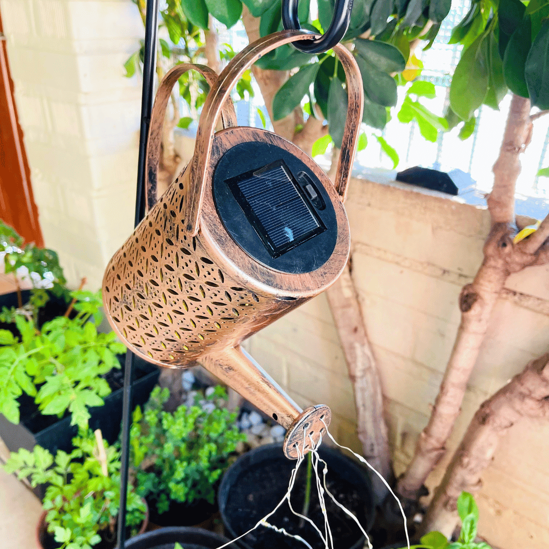 Regadera Solar Mandala - Luz Cálida / Metal / IP65 - Disponible en Dreamy Home!