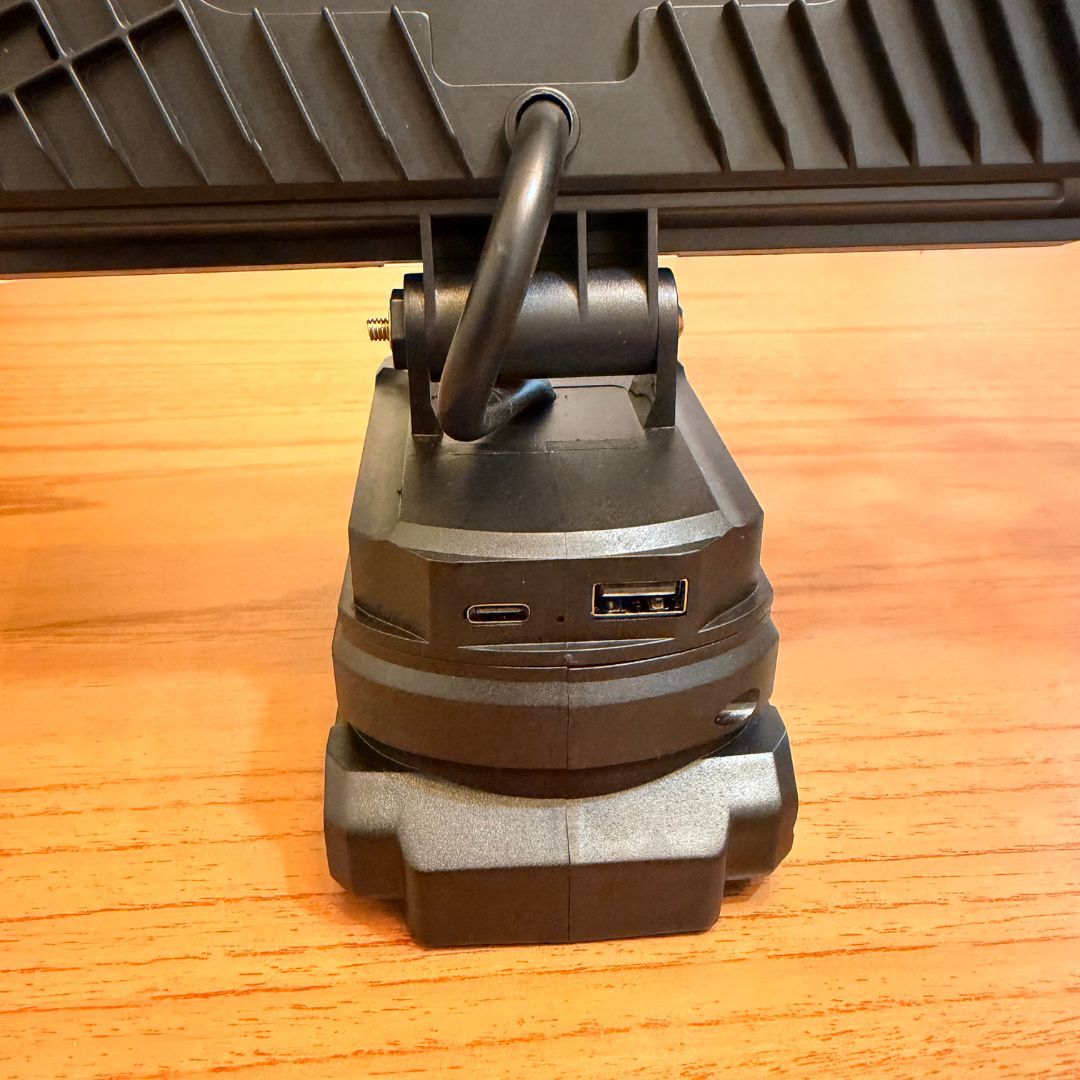 Foco LED Recargable de Emergencia 120W - Batería Intercambiable / IP44