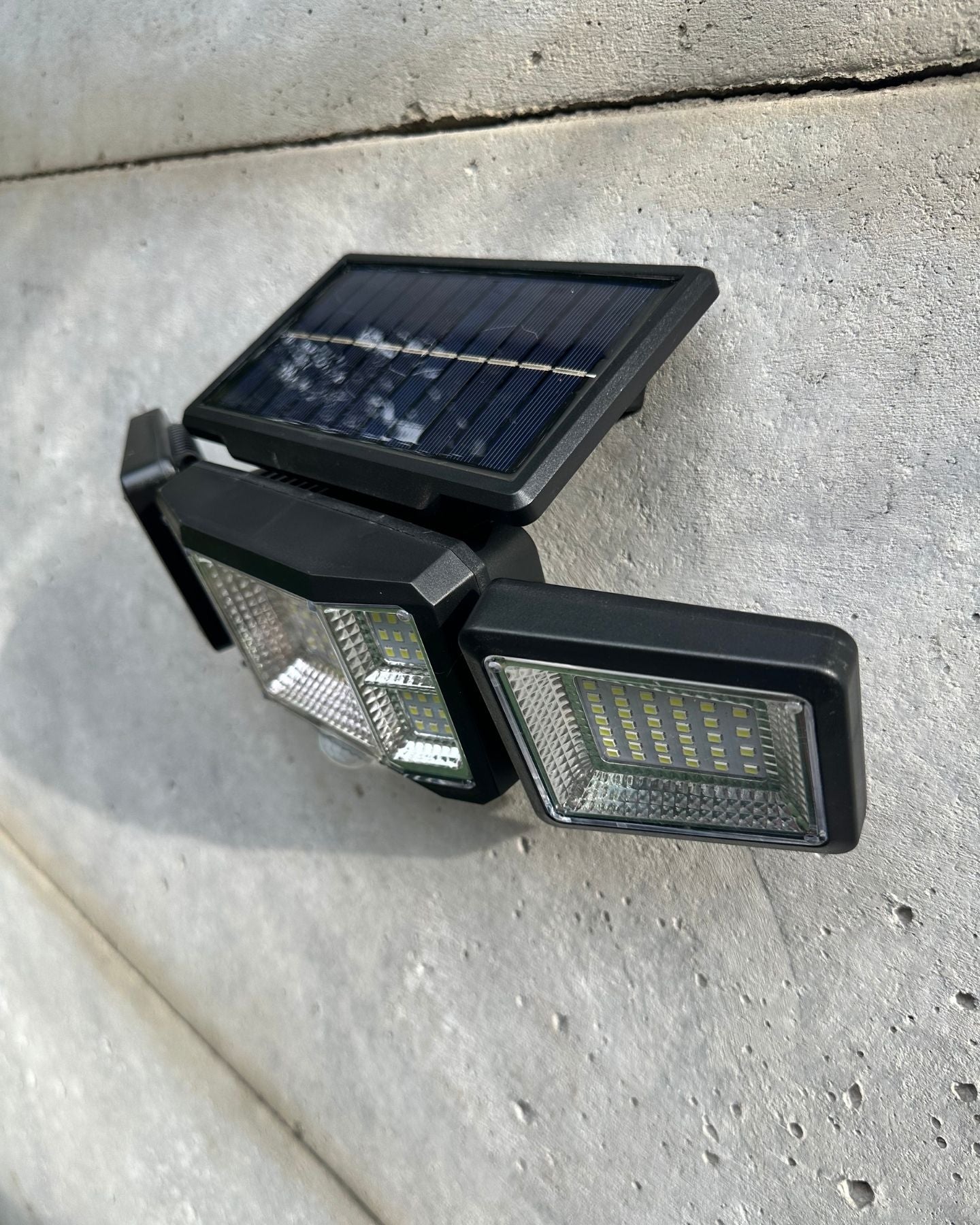 Apliqué Solar Max - 120W Luz Fría Sensor de Movimiento
