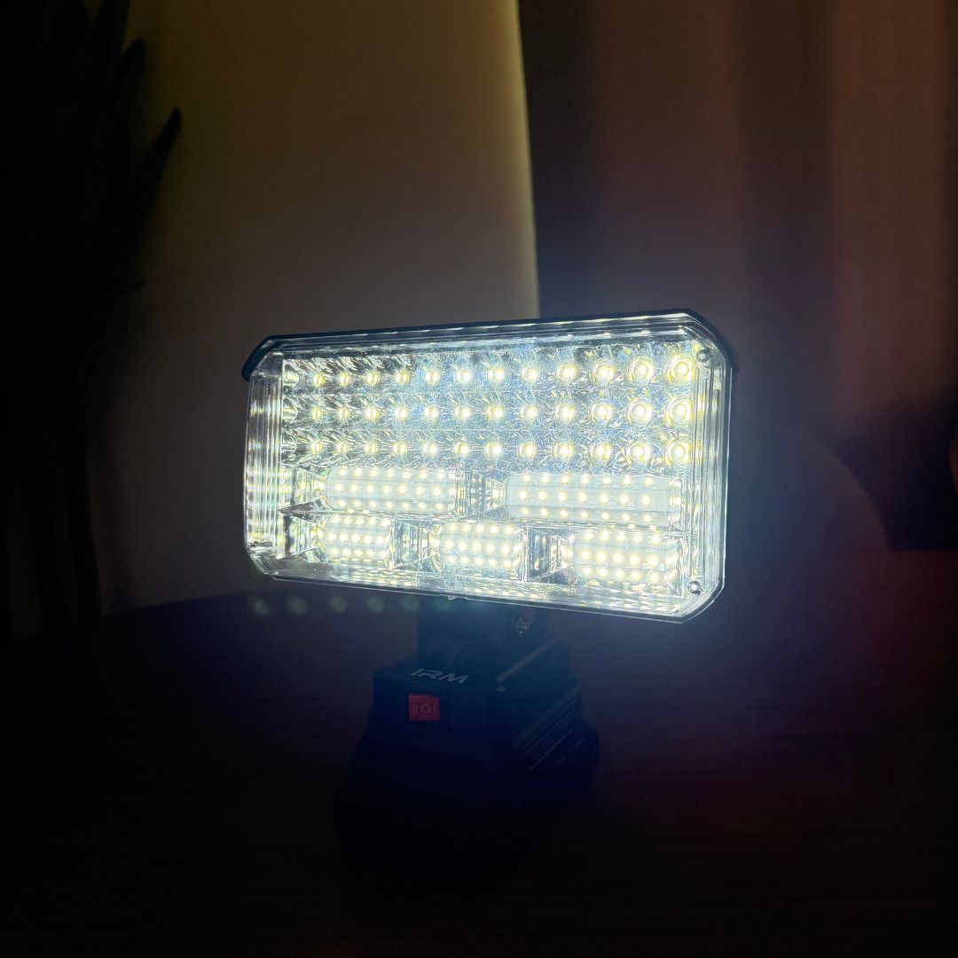 Foco LED Recargable de Emergencia 120W - Batería Intercambiable / IP44