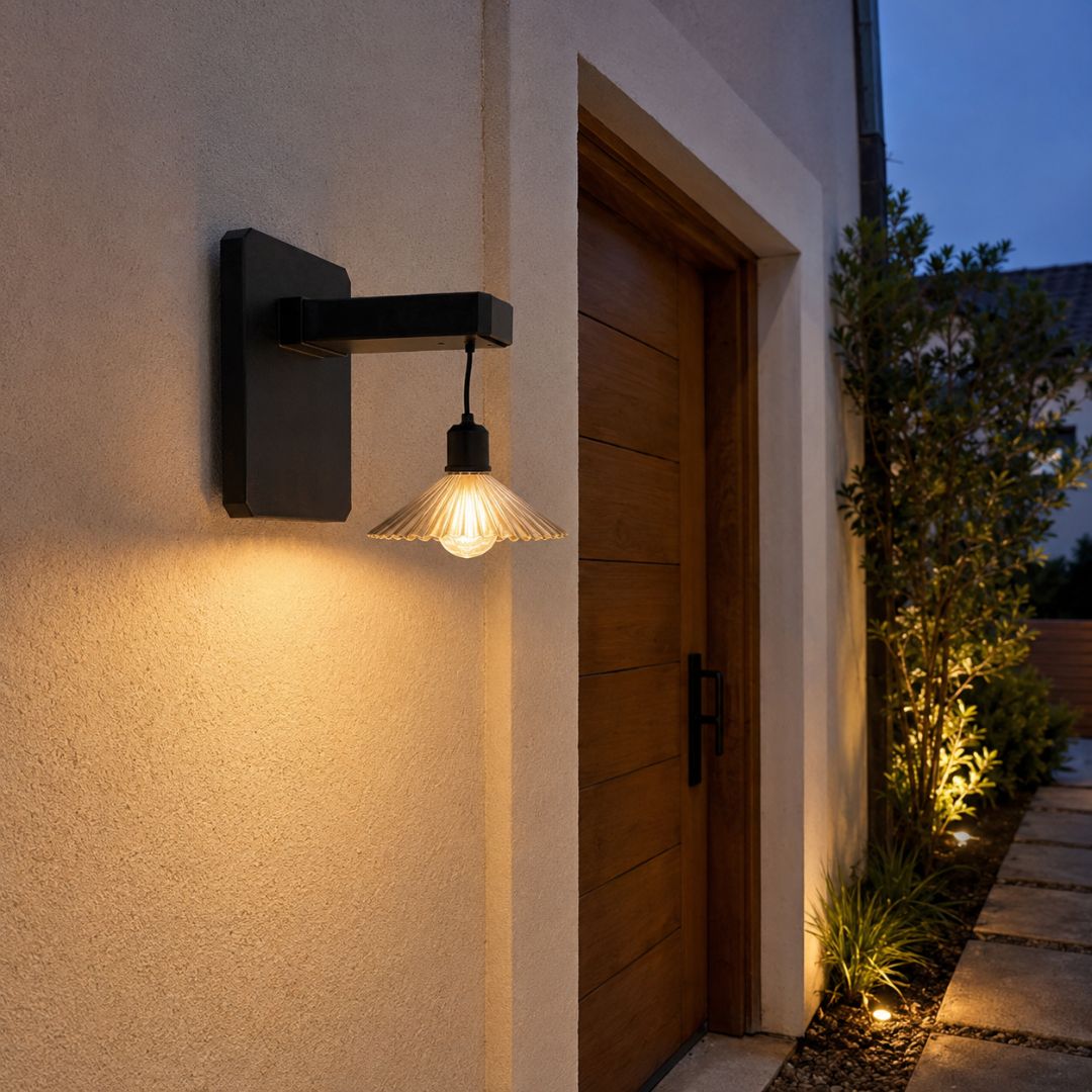 Aplique Solar Decorativo con Pantalla Acanalada - Luz Cálida / IP65 - Disponible en Dreamy Home!